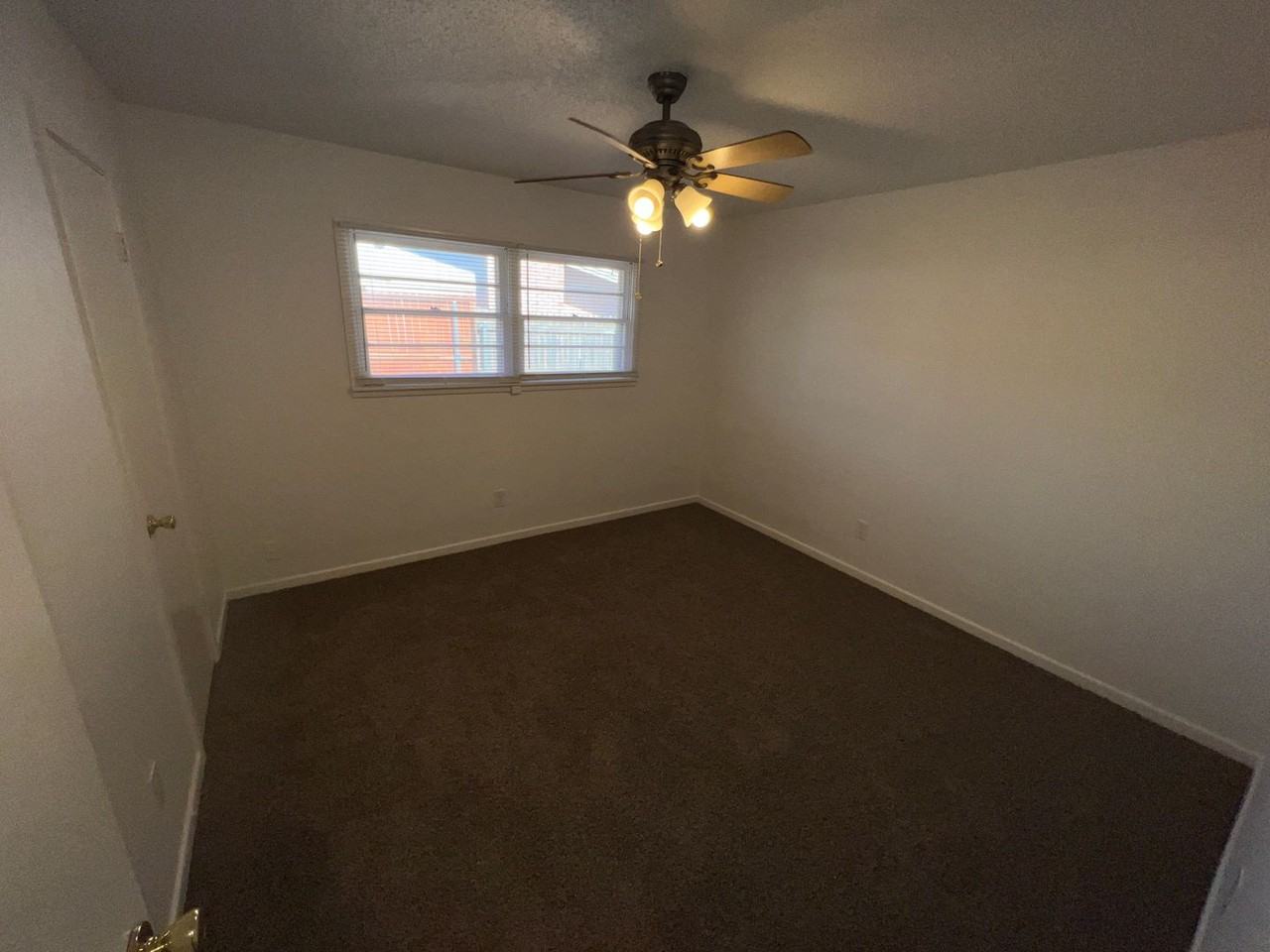 5413 7th St - Photo 6 of 11