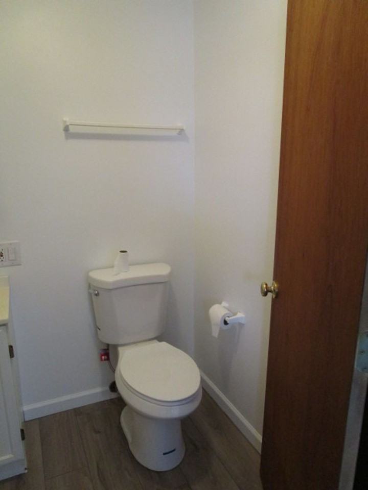 1114 Fidalgo St - Photo 7 of 11
