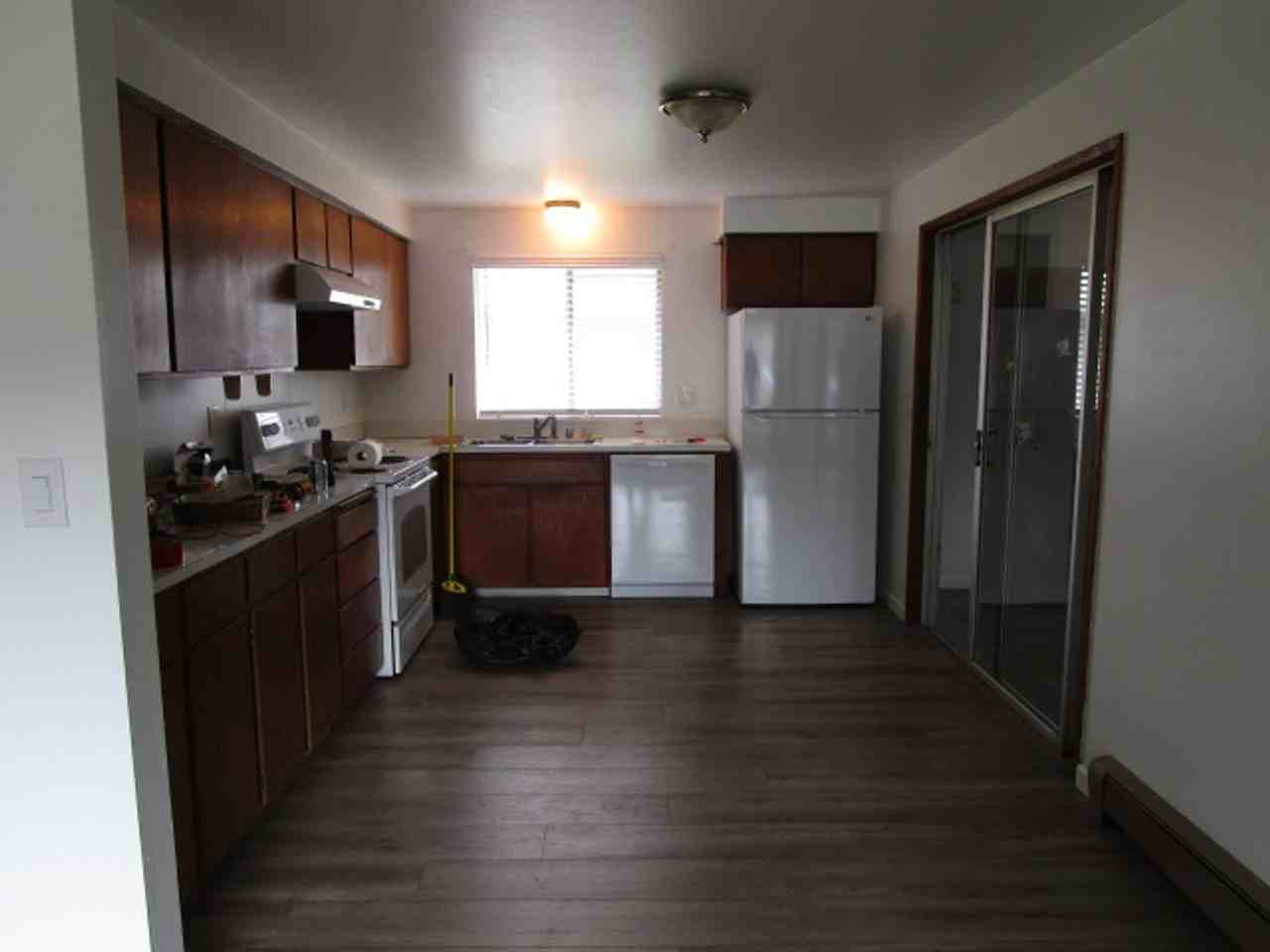 1114 Fidalgo St - Photo 3 of 11