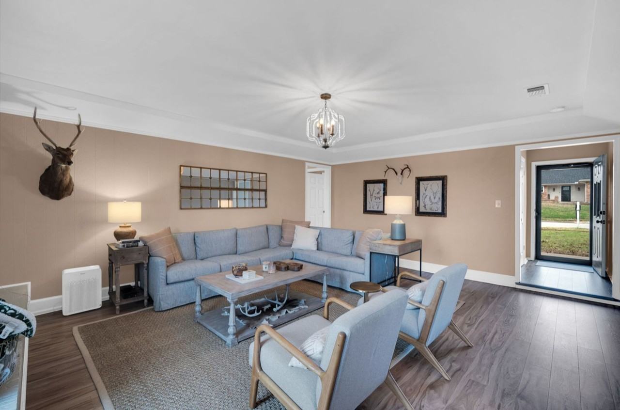 605 Steeplechase Dr - Photo 4 of 21