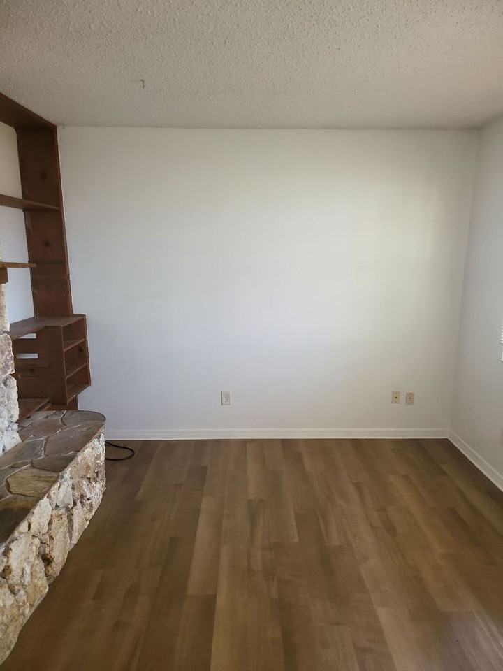 4741 Pilgrims Way - Photo 6 of 17