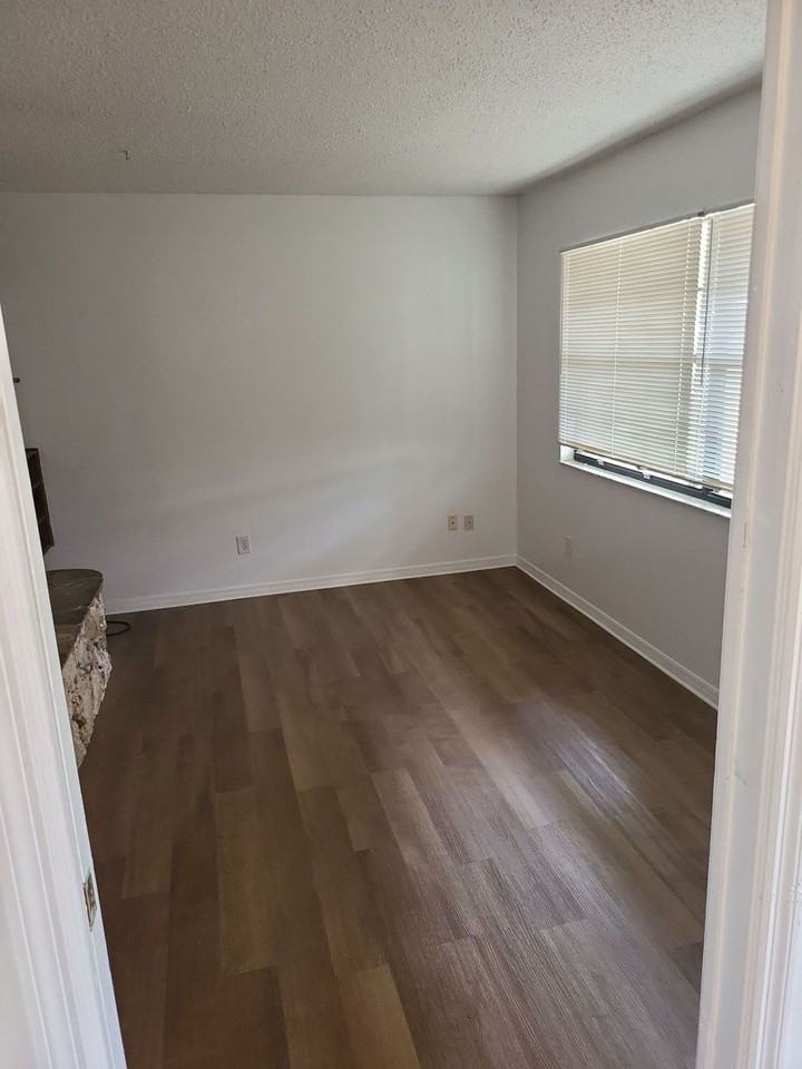 4741 Pilgrims Way - Photo 7 of 17