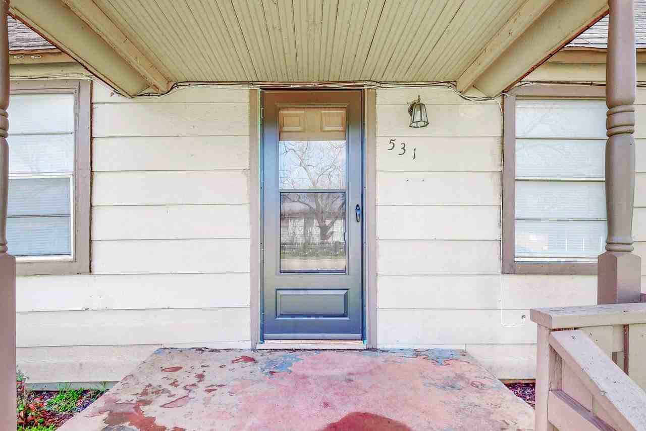 531 W Wilson St - Photo 2 of 20