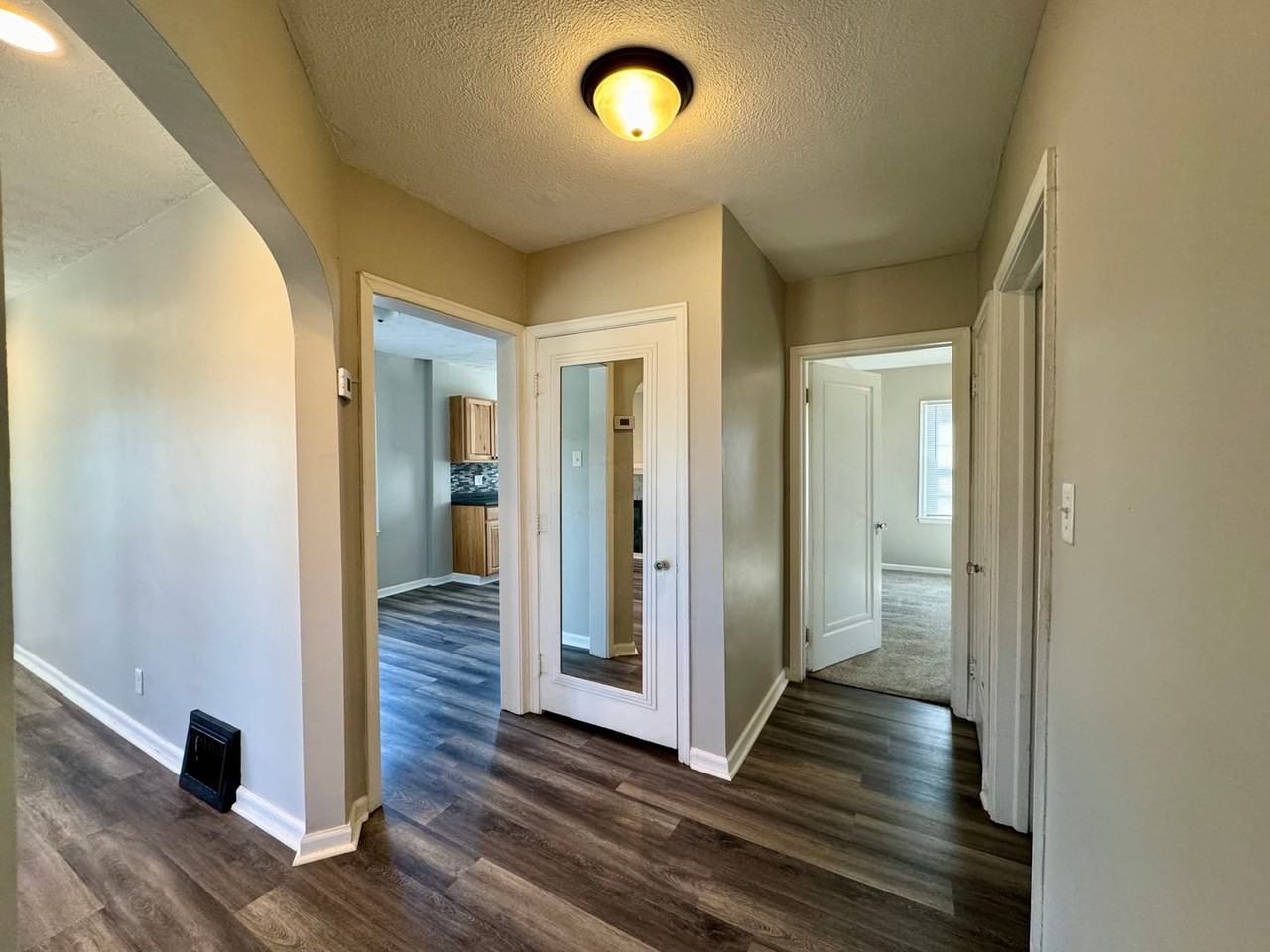2355 Dahlen Ave - Photo 7 of 20
