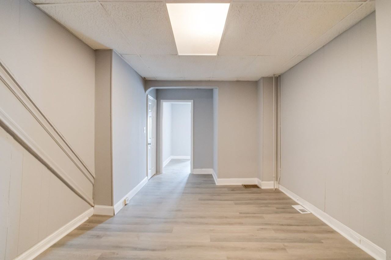 404 N Franklintown Rd - Photo 3 of 14