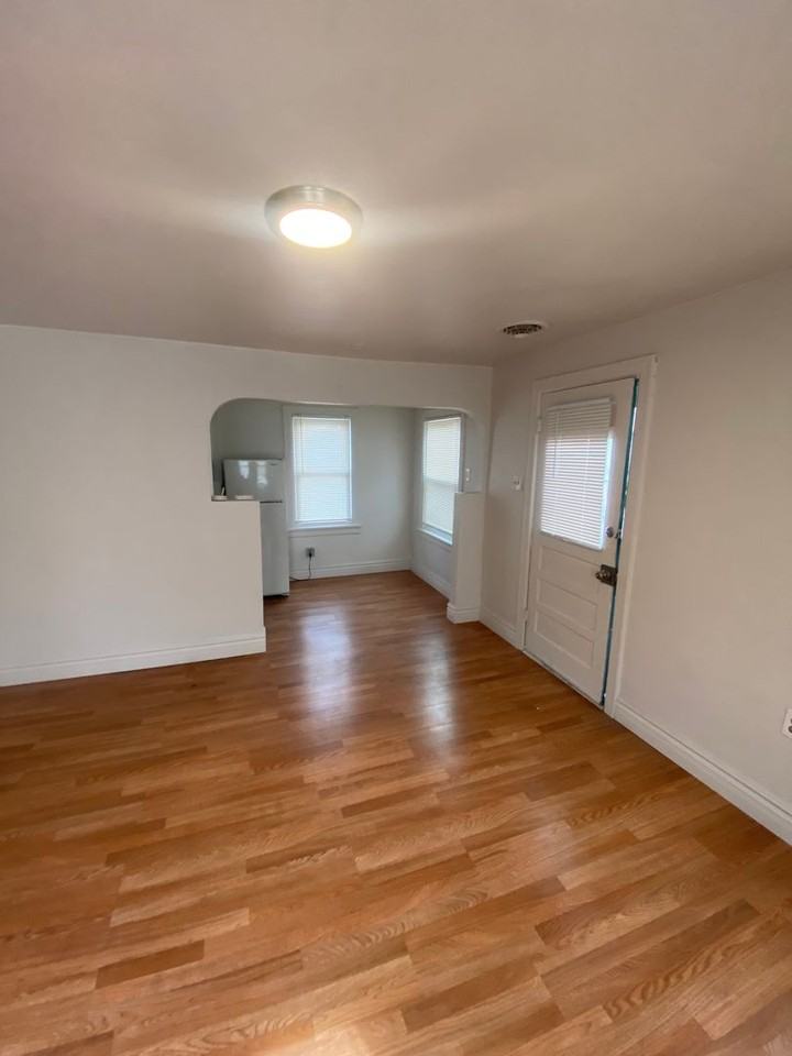 3965 S Broadway #5 - Photo 2 of 9