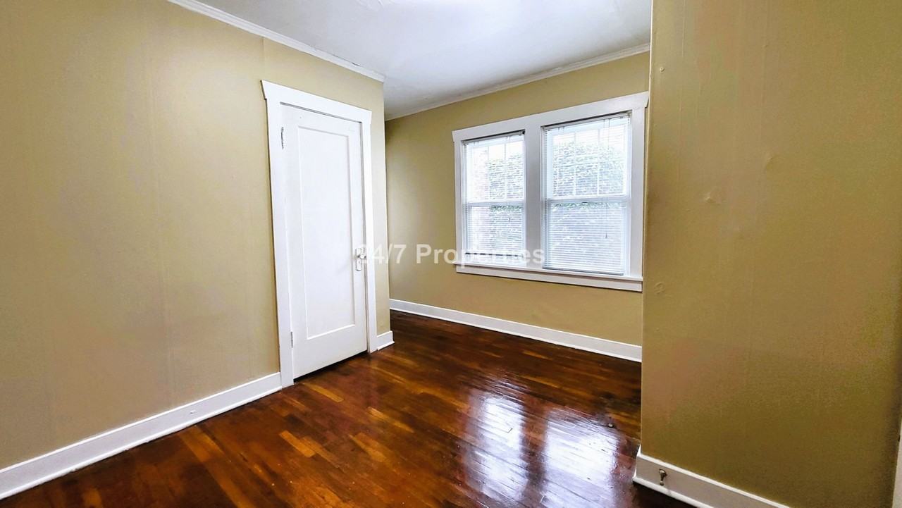 2918 Se Madison St - Photo 6 of 11