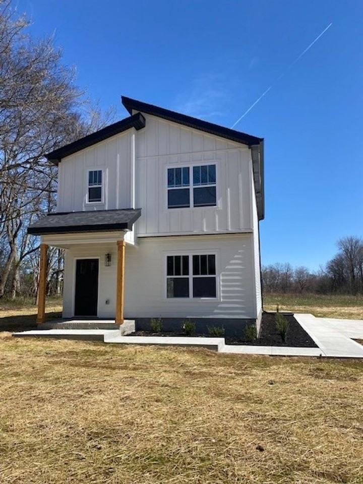 1439 Dotsonville Rd - Photo 2 of 12