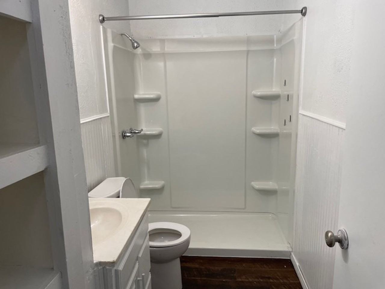 733 Shelton St - Photo 2 of 11