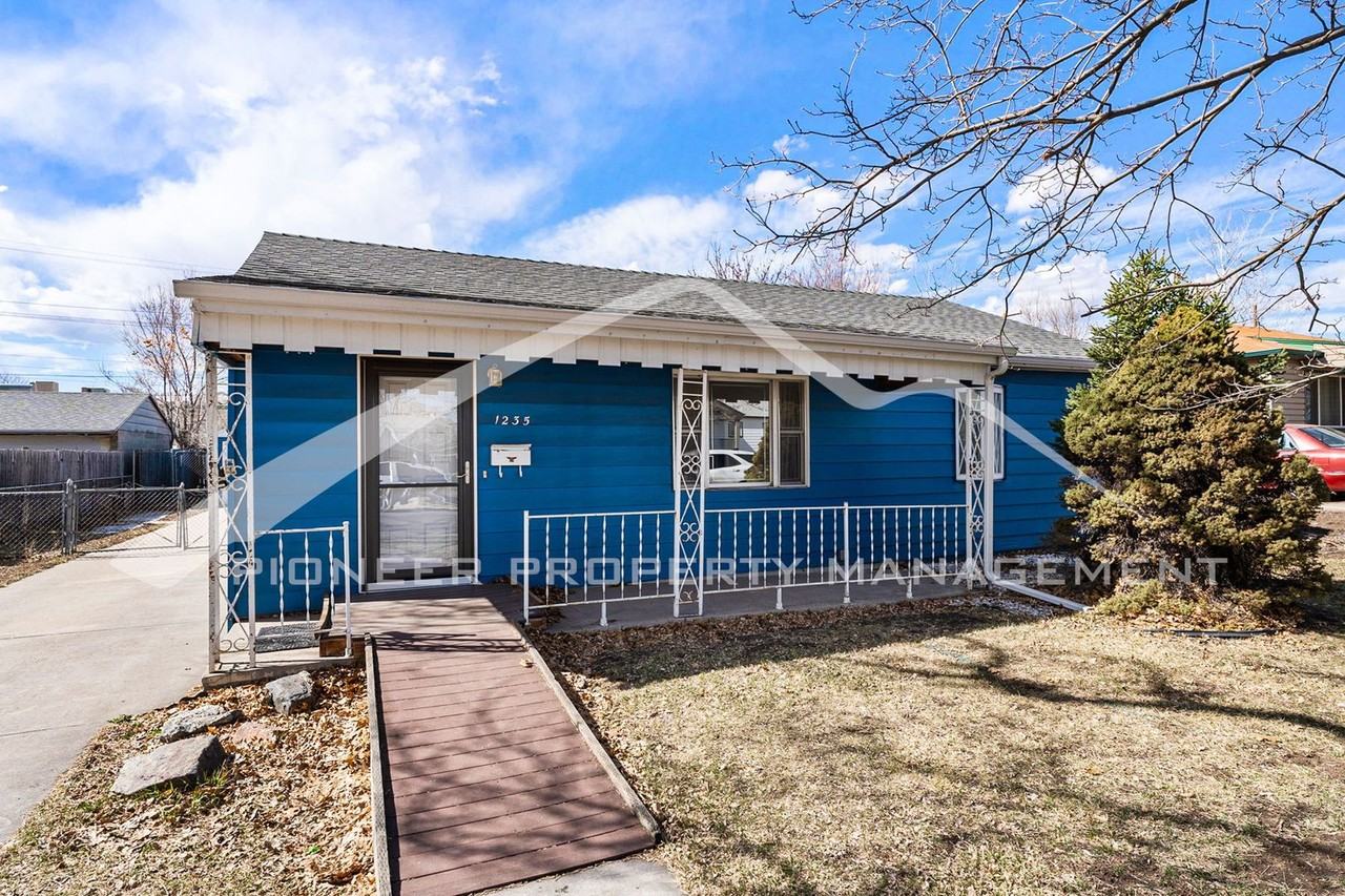 1235 S Zenobia St - Photo 2 of 20