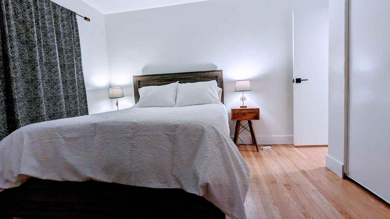 836 Haggin Ave - Photo 3 of 10