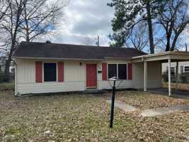 featured image of 2747 Rosemont Street