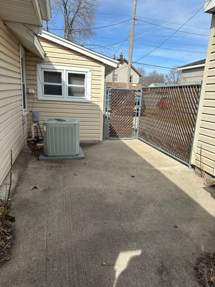 1630 7th Ave N - Photo 2 of 12