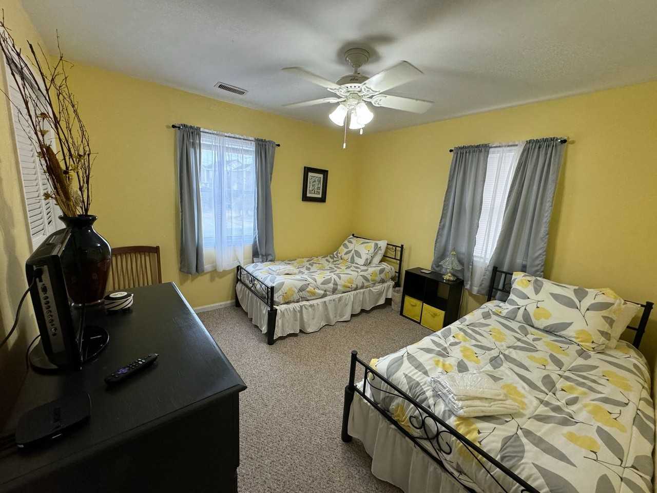 203 Soundview Dr - Photo 6 of 15