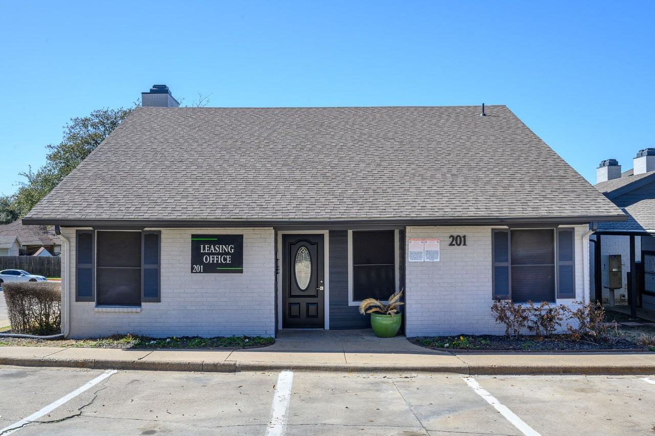 The Chandler - Photo 2 of 50