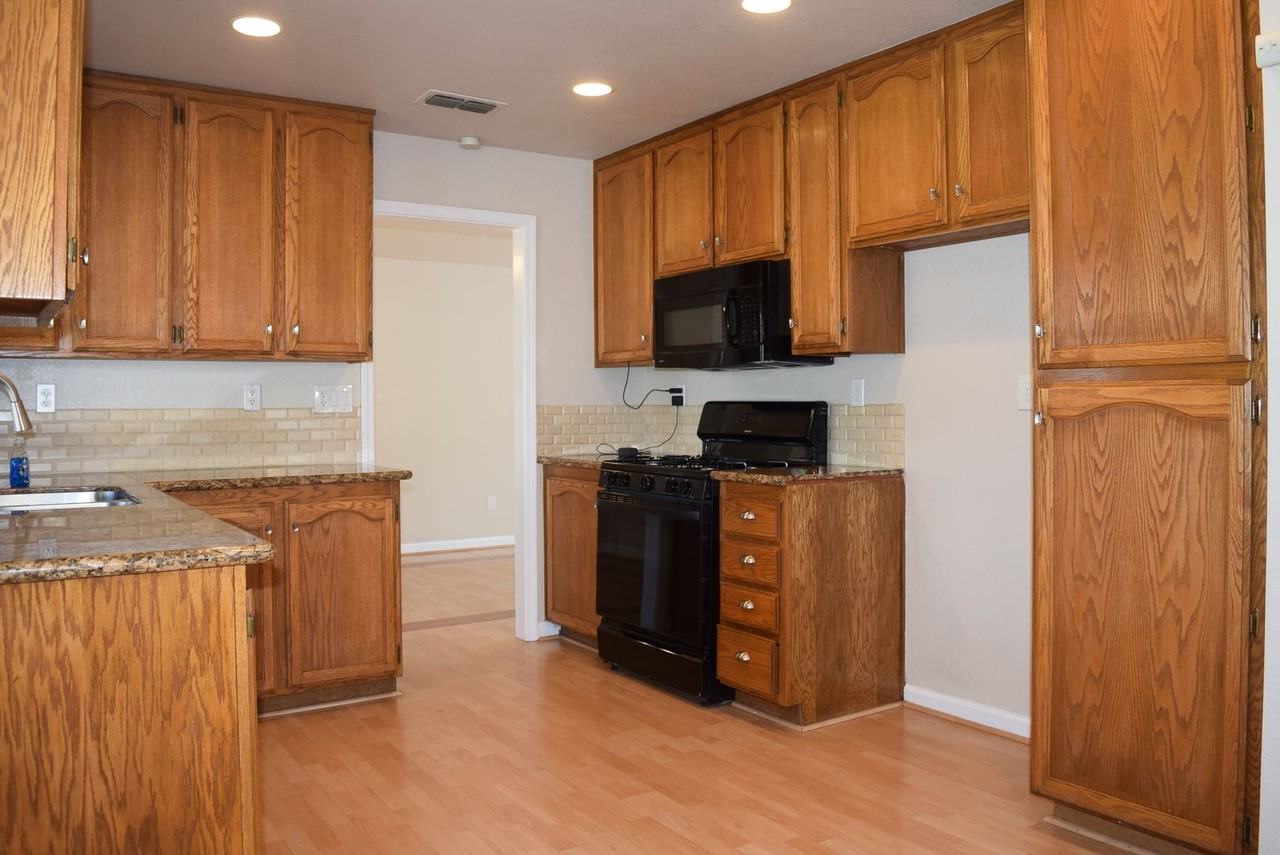 1024 Mcrae Way - Photo 5 of 22