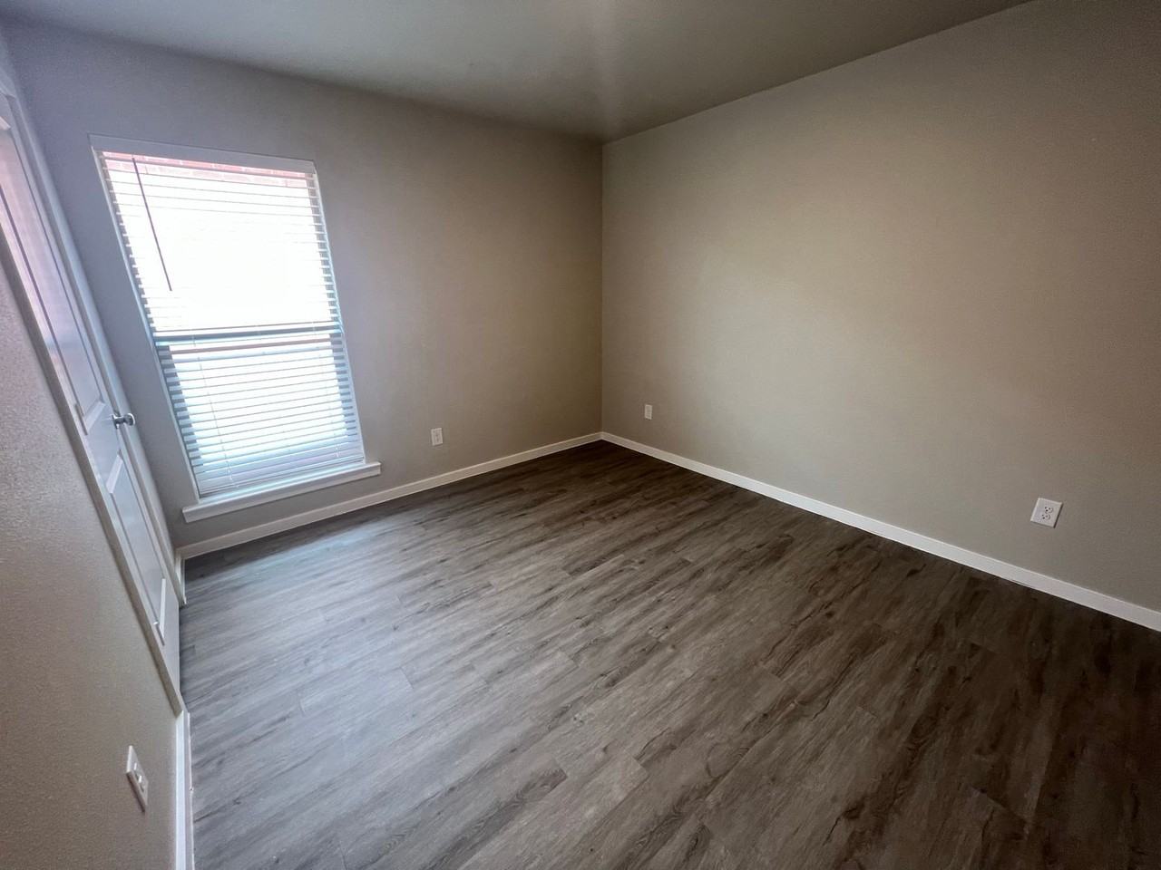 1914 Kirksey Ave - Photo 2 of 18