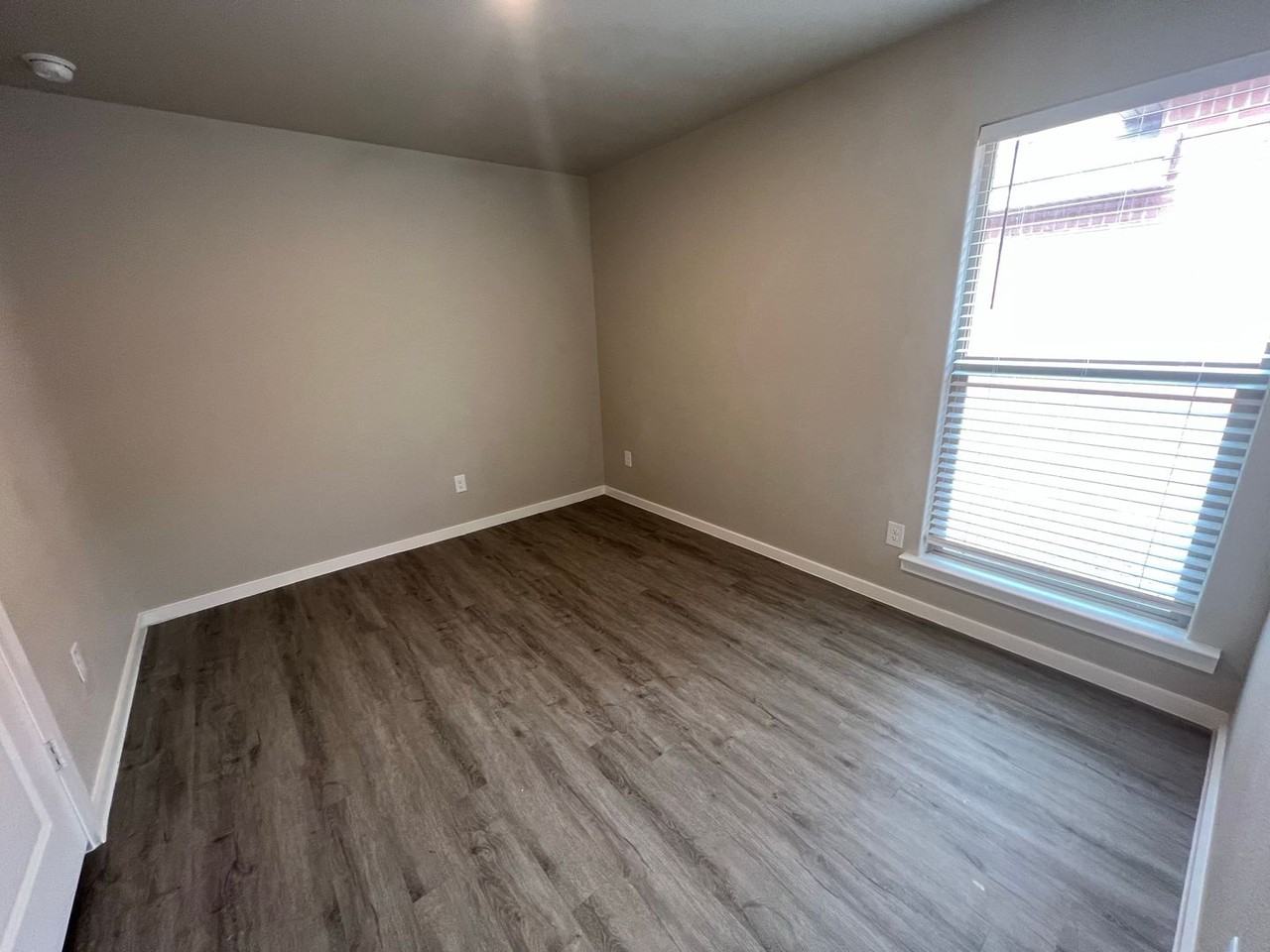 1914 Kirksey Ave - Photo 3 of 18