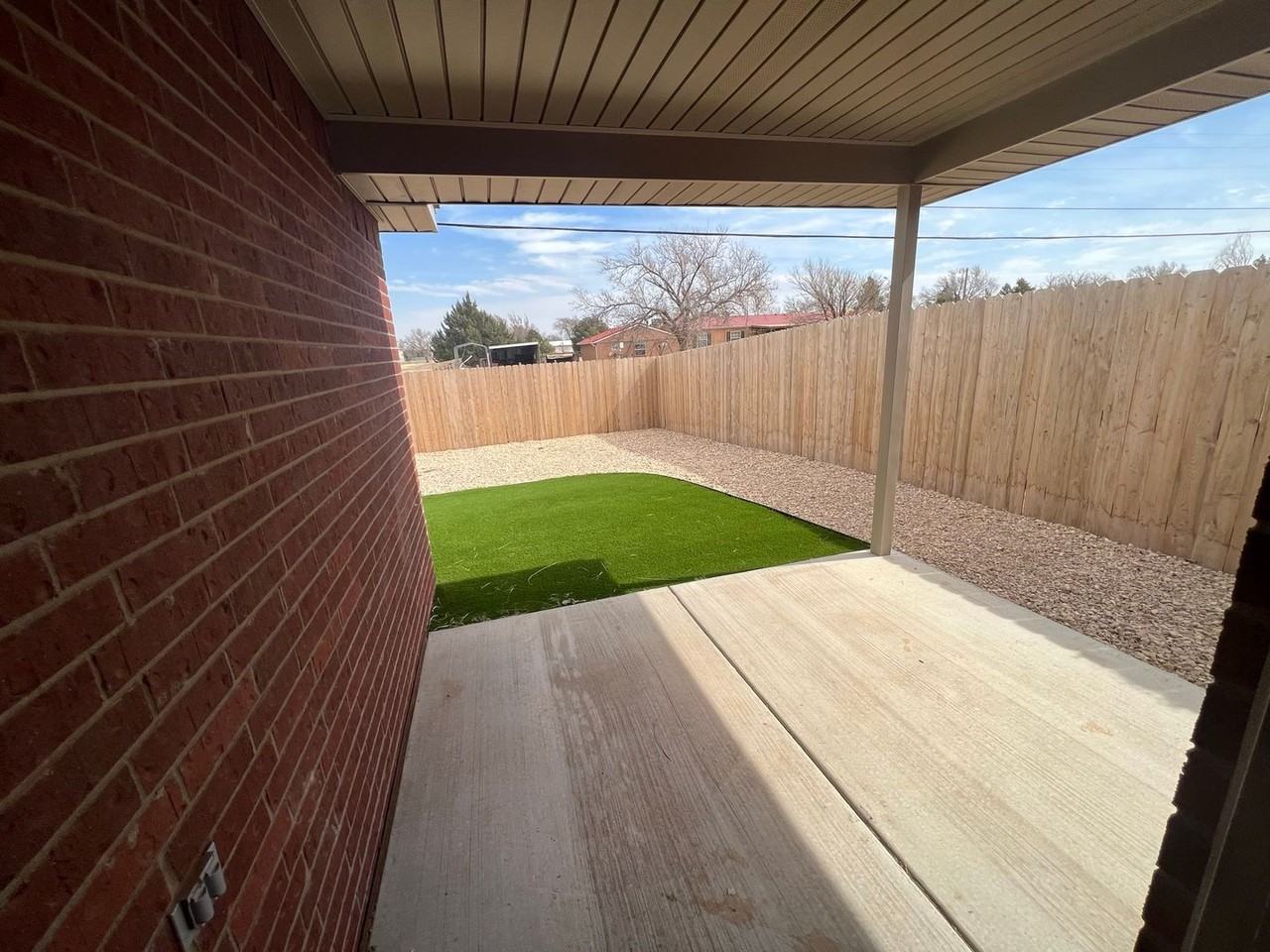 1914 Kirksey Ave - Photo 4 of 18