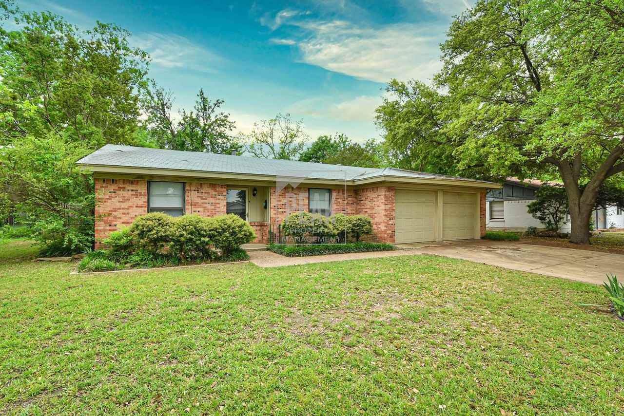 4713 Darla Dr - Photo 3 of 25