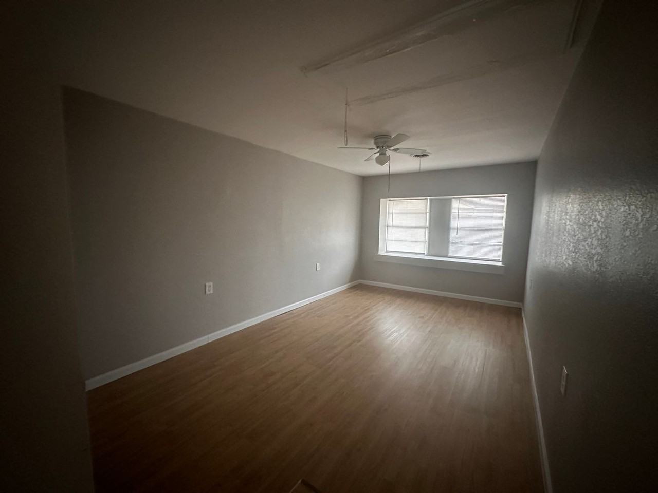 2806 Northwest 19th Street - Photo 4 of 11