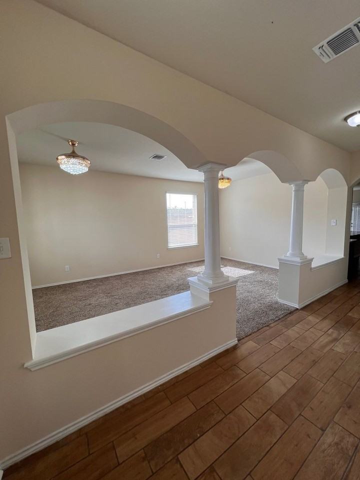 2520 Dante Ct - Photo 3 of 40