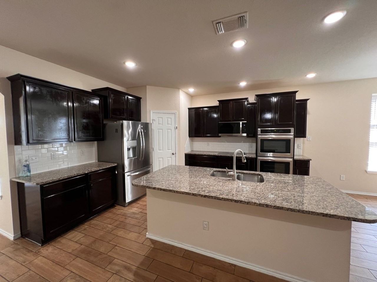 2520 Dante Ct - Photo 6 of 40