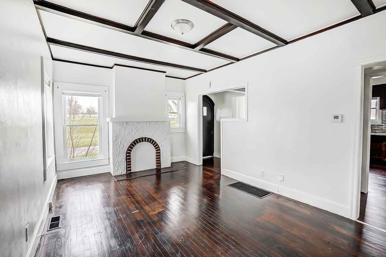 4521 Greenleaf Dr - Photo 3 of 26