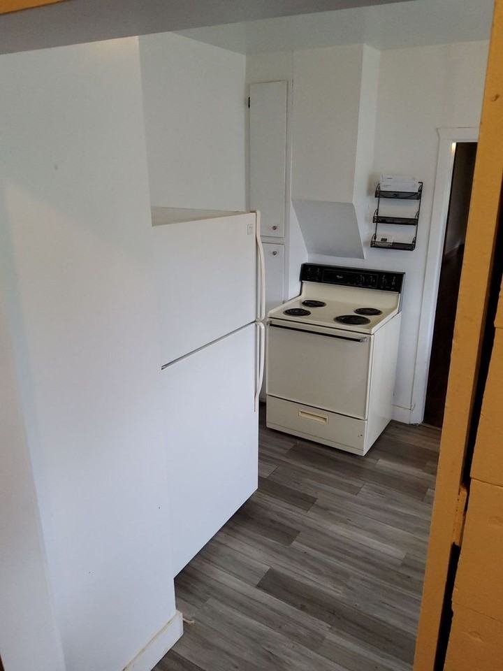 904 E Beacon Ave - Photo 3 of 14