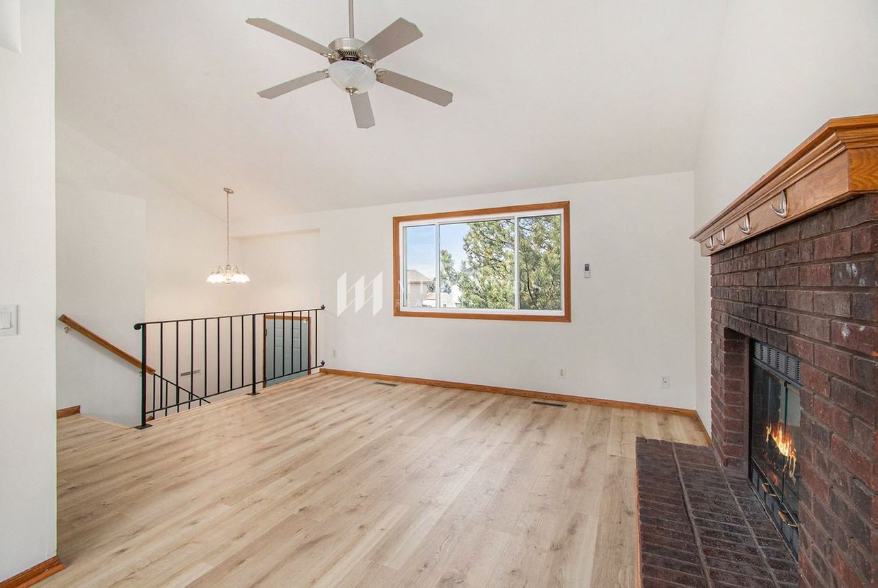 15201 Greene Ave - Photo 2 of 17