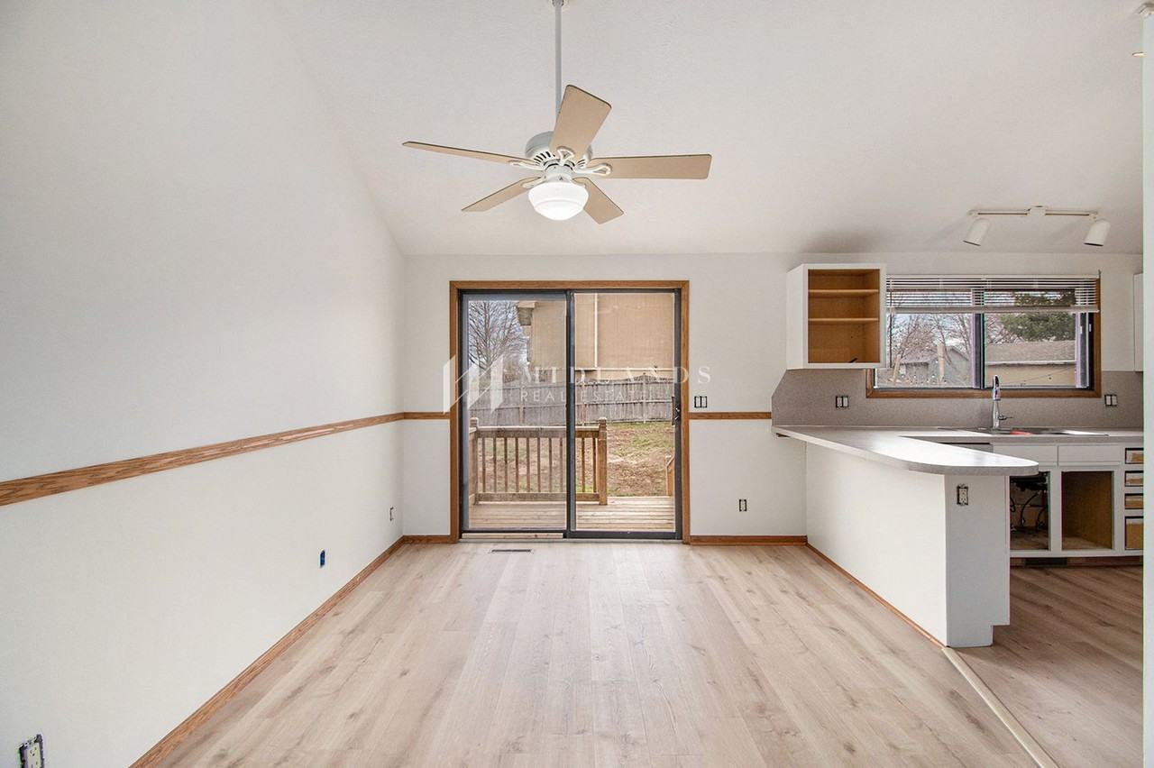 15201 Greene Ave - Photo 5 of 17