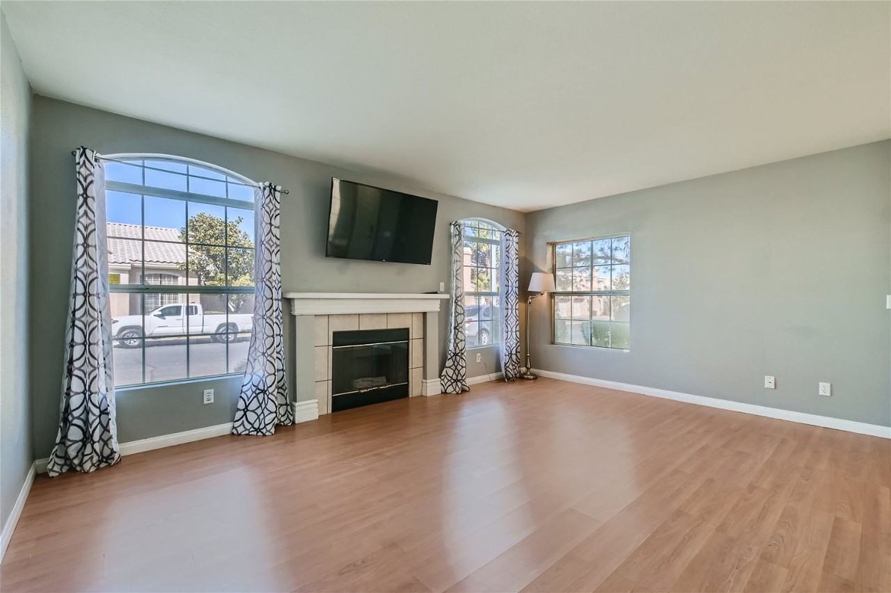 8473 Sewards Bluff Ave - Photo 3 of 17