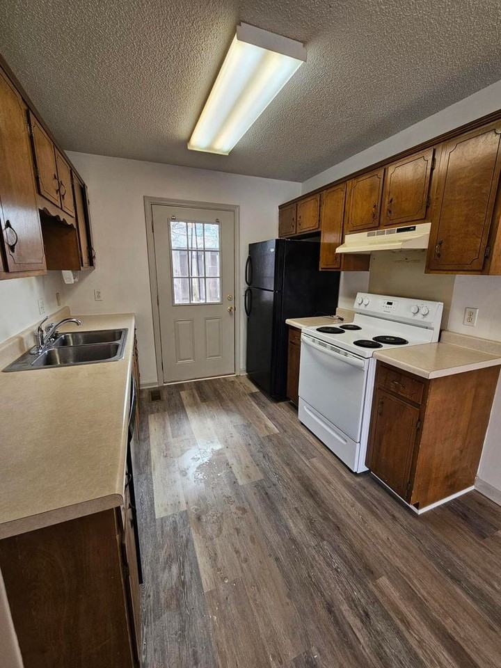 656 Old Mail Rd. - Photo 3 of 14