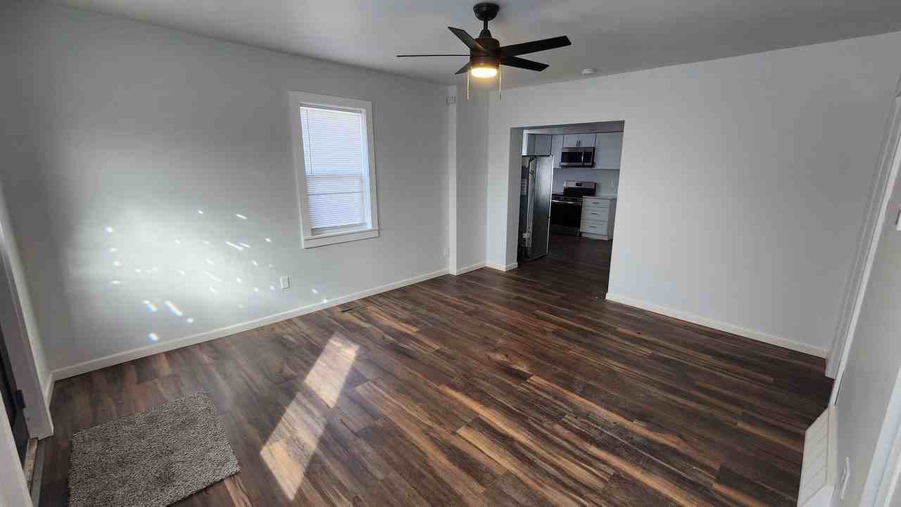 129 Youlon St S - Photo 2 of 13