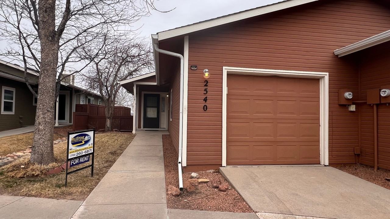 2540 Patriot Hts, Colorado Springs, CO 80904 2 Bedroom House for 2,000