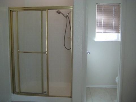 562 Athens St - Photo 6 of 11