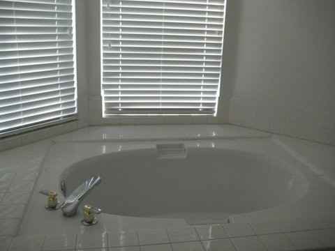 562 Athens St - Photo 7 of 11