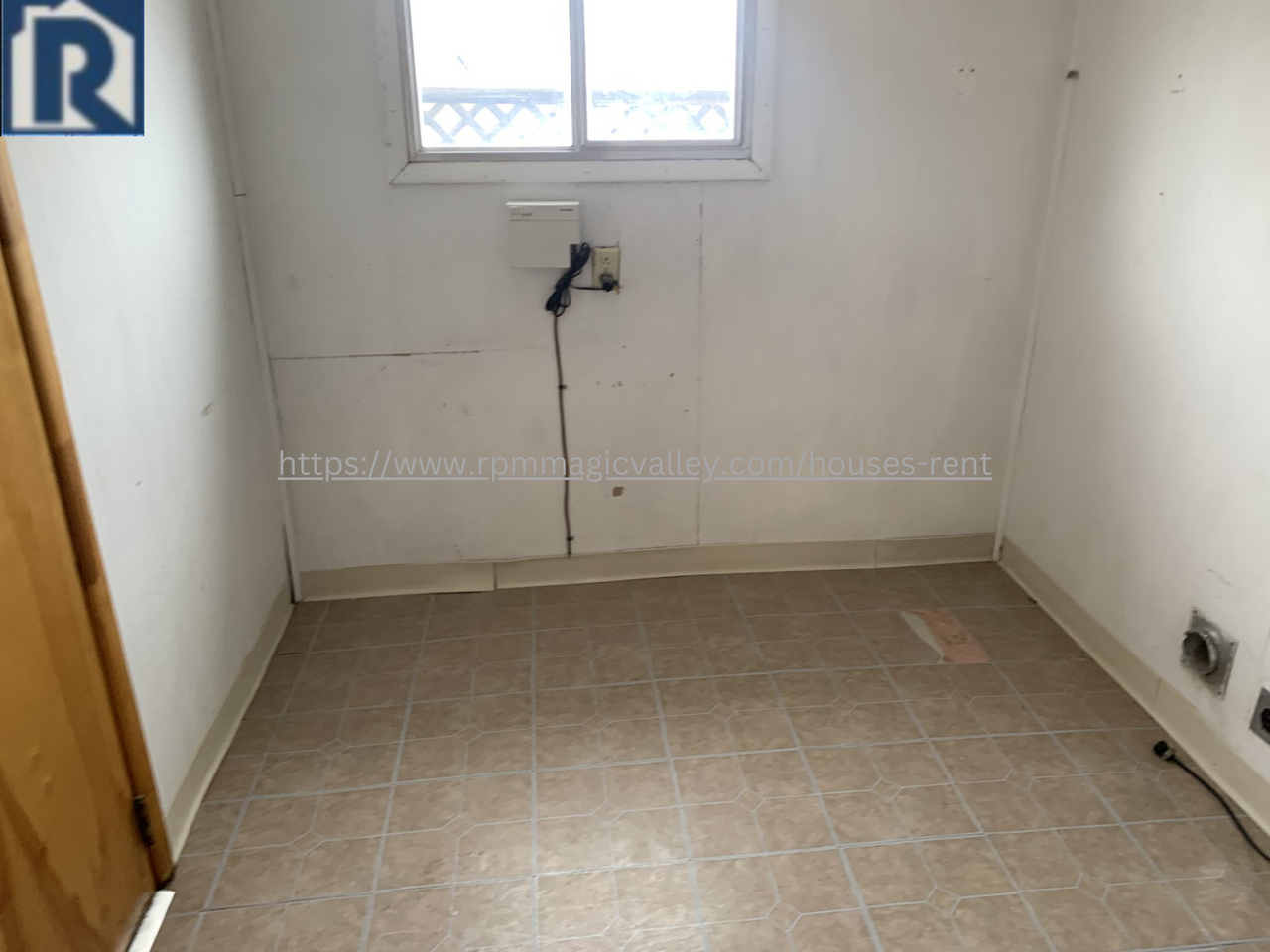 723 1/2 Adell Ave - Photo 3 of 10