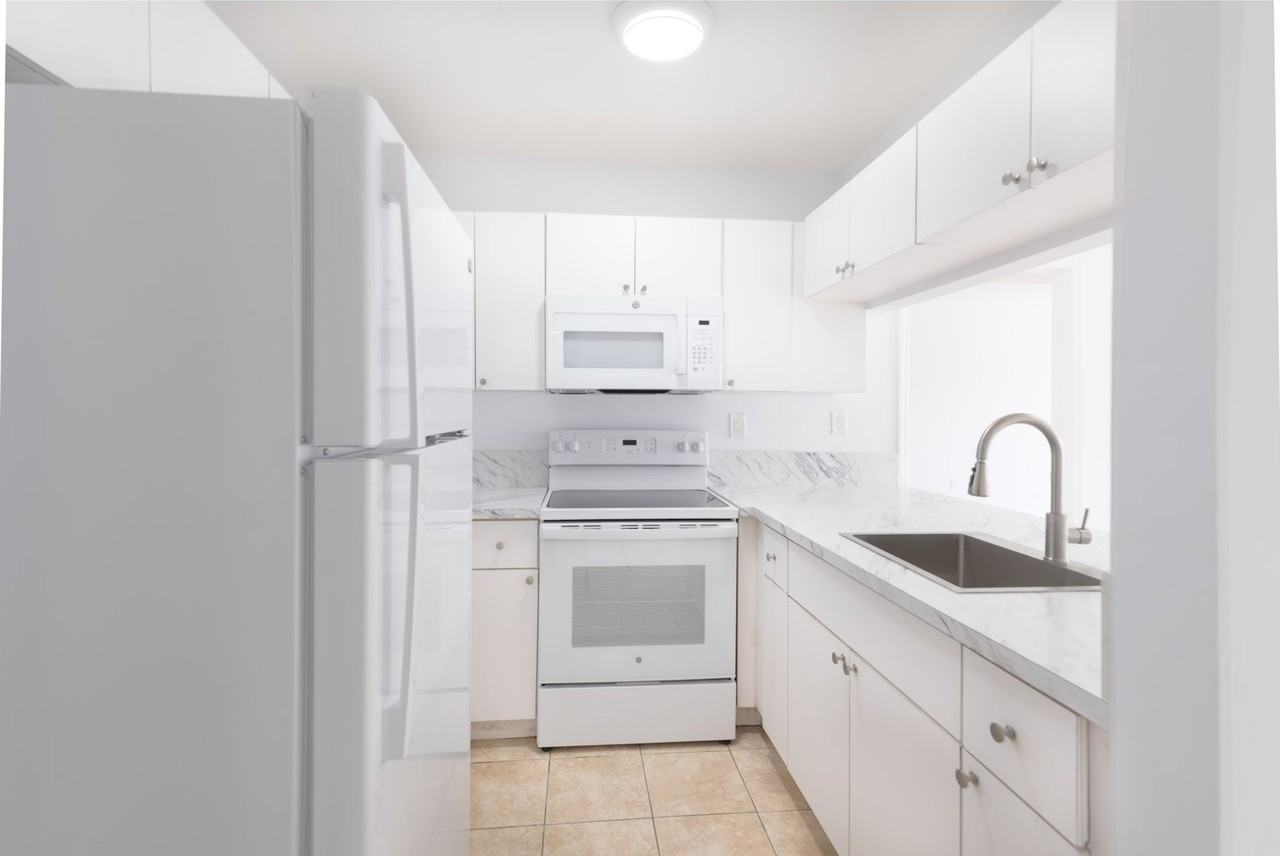 Villas of Cutler Bay - Photo 3 of 9