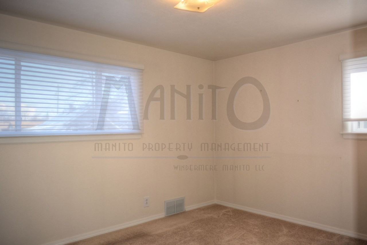 5127 N Walnut St - Photo 6 of 30