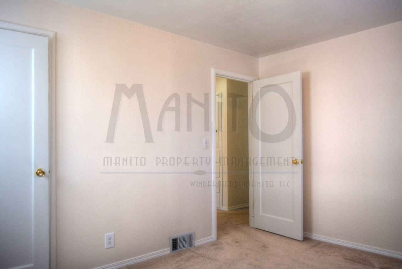 5127 N Walnut St - Photo 7 of 30