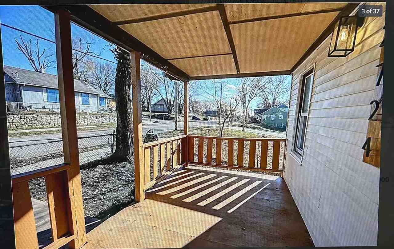 2724 Oakley Ave - Photo 3 of 26