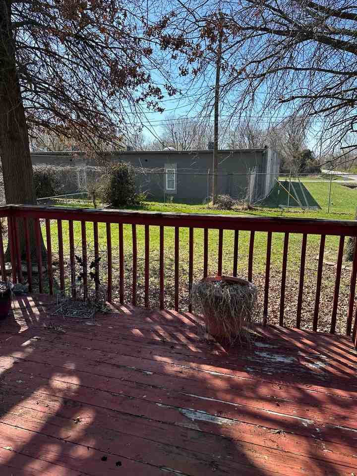 1721 N Lone Pine Ave - Photo 2 of 12