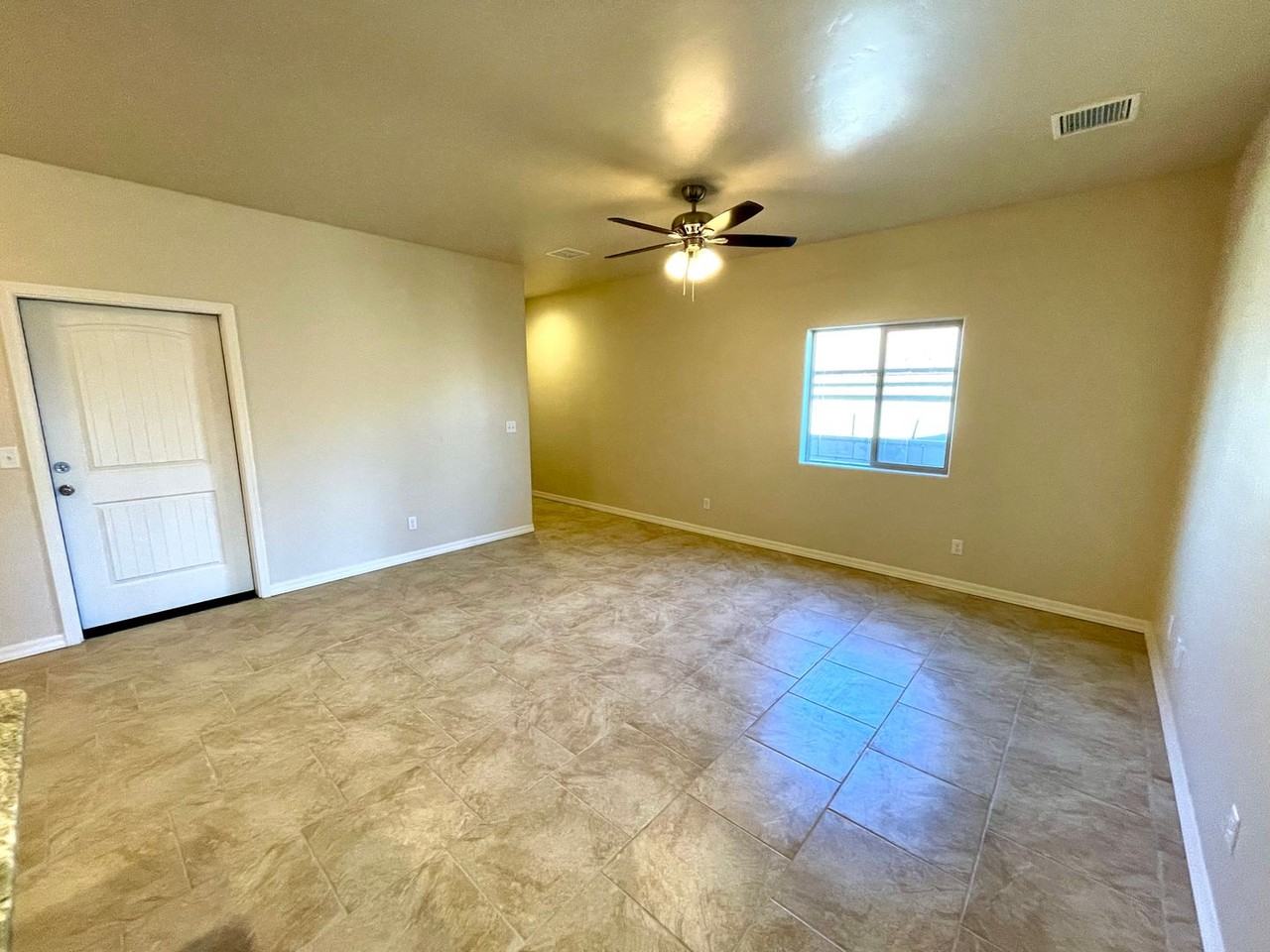 3530 N Lomita St #C - Photo 5 of 21