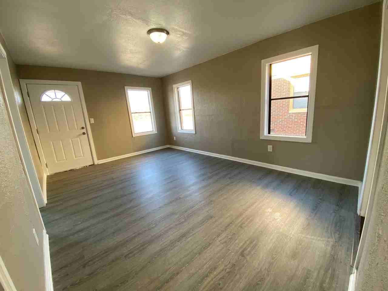 2108 Ne 23rd St - Photo 2 of 6