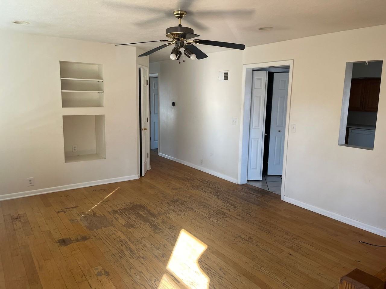 1203 Sheridan Rd - Photo 2 of 13