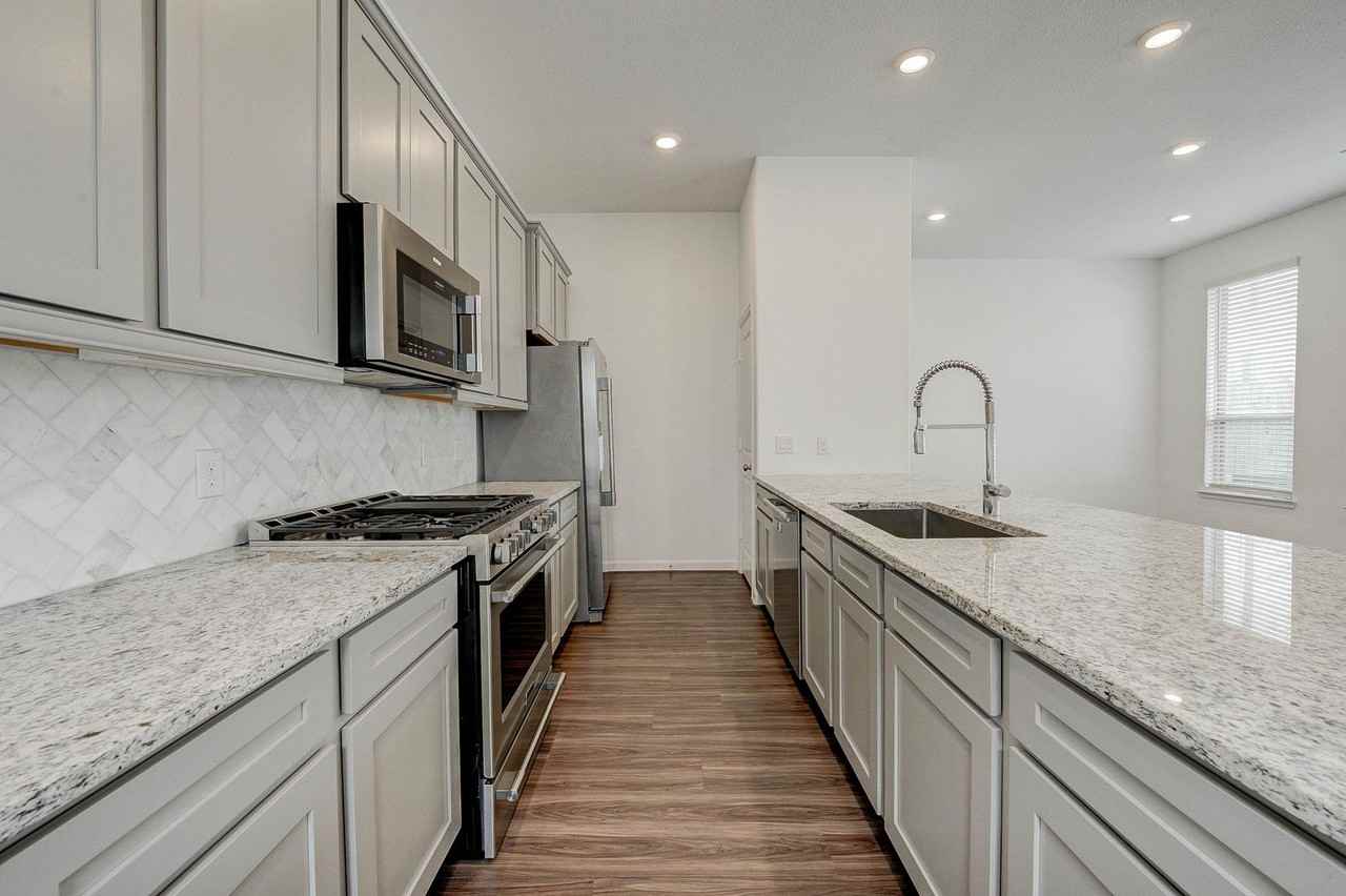 207 Club Crest Ln - Photo 7 of 29