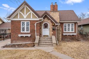 featured image of 2209 1st Ave S