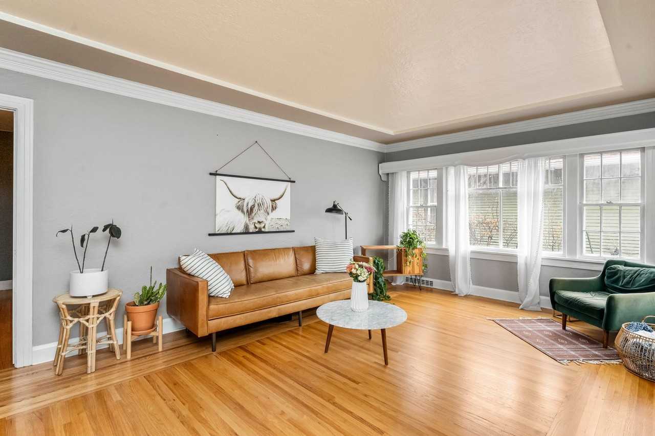 2209 1st Ave S - Photo 4 of 23