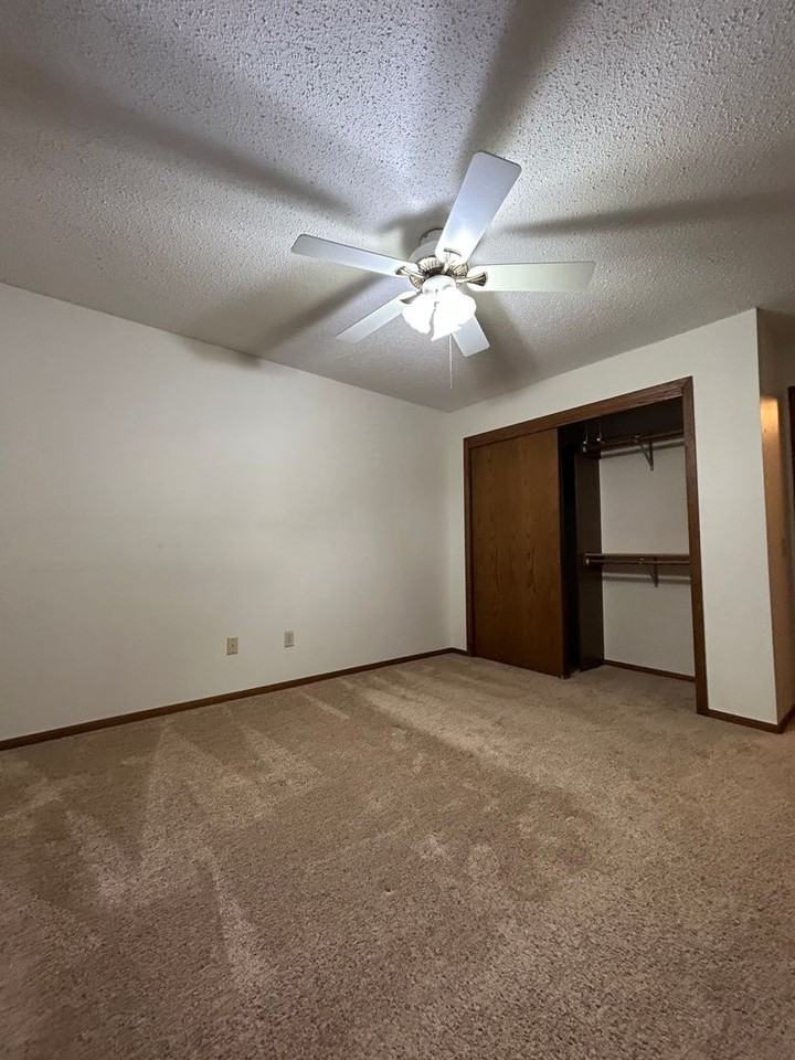 3617 Parkwood Pl - Photo 3 of 12